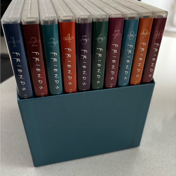 Friends: The Complete Series Collection - Picture 2 of 3